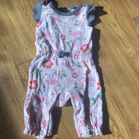 6-9 months spring/fall romper. - Picture 1 of 2